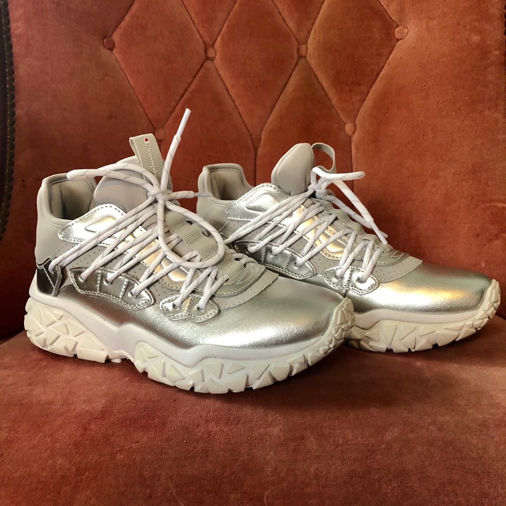 Champion Silver Shoes
